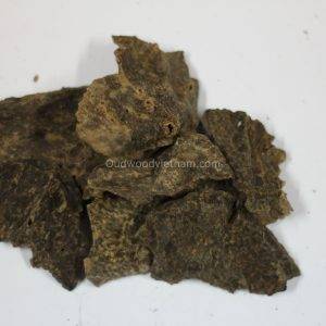 Agarwood Chips Oud Chips Incense Aroma | Natural Wild and Rare Agarwood Chips from Oudwood Vietnam | Pure Material Grade A++ (Doi De A)