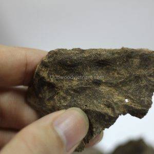 Agarwood Chips Oud Chips Incense Aroma | Natural Wild and Rare Agarwood Chips from Oudwood Vietnam | Pure Material Grade A++ (Doi De A)