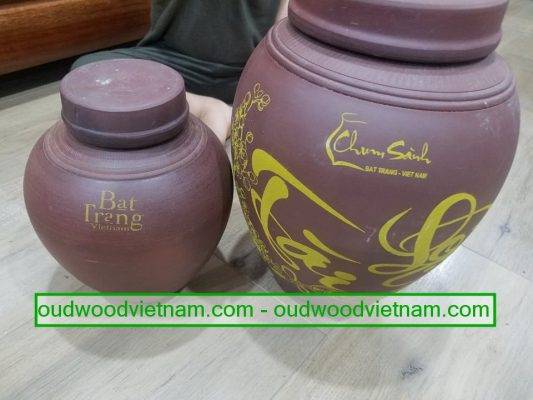 Oud agarwood essential perfume oil