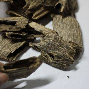 Vietnam Cultivated Oud Wood Agarwood Chips | Grade B