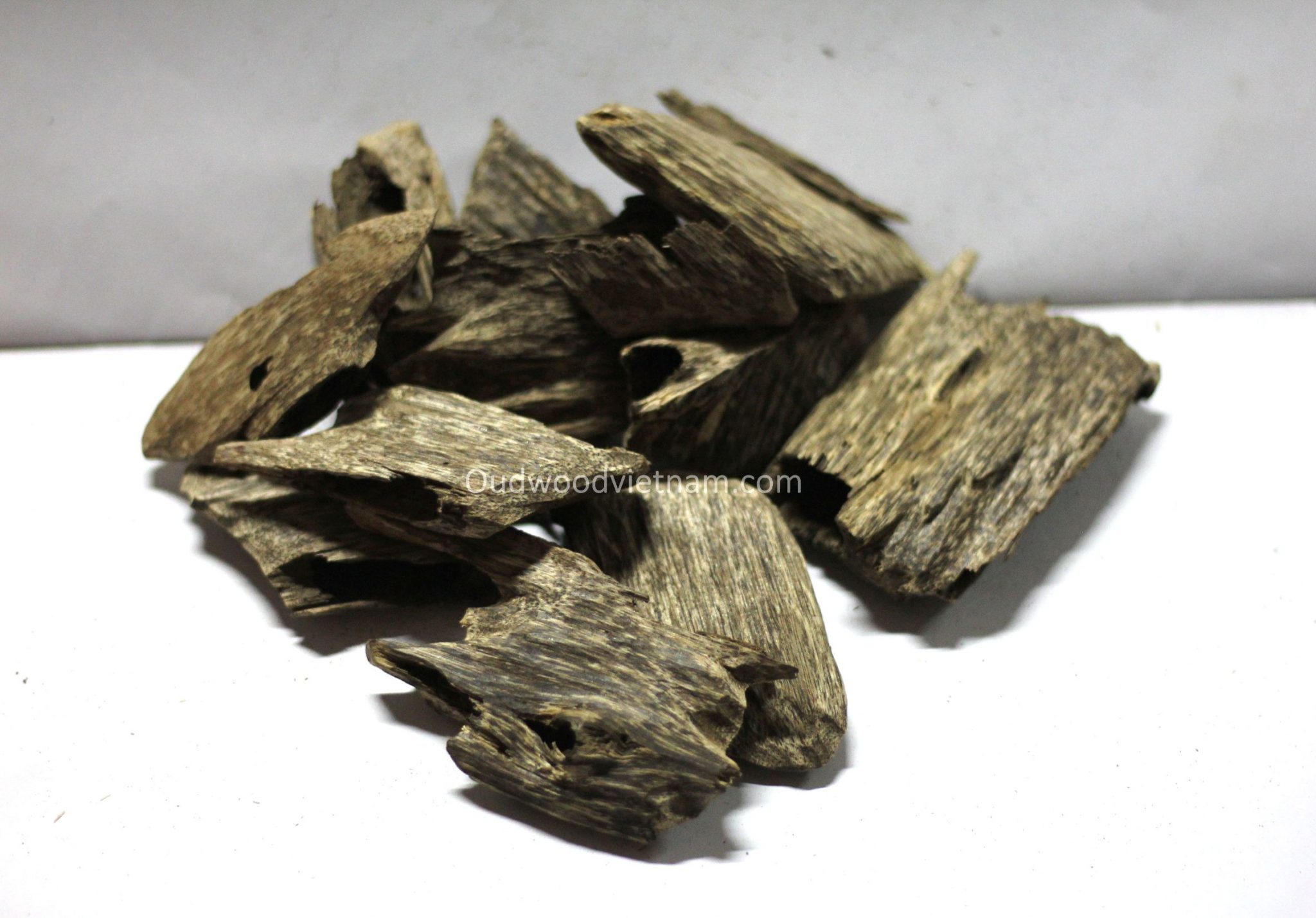 Oud Wood Chips Agarwood Chips From Vietnam