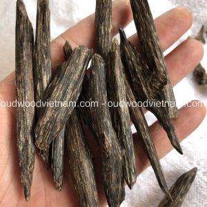 Vietnam Sinking Agarwood Chips Oud Wood | Natural Wild and Rare Agarwood Chips from Oudwood Vietnam | Pure Material Grade A+++ (Nha Trang Chim)