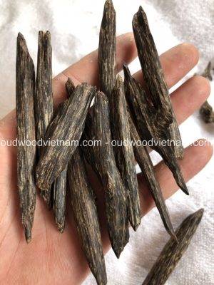 Vietnam Sinking Agarwood Chips Oud Wood | Natural Wild and Rare Agarwood Chips from Oudwood Vietnam | Pure Material Grade A+++ (Nha Trang Chim)