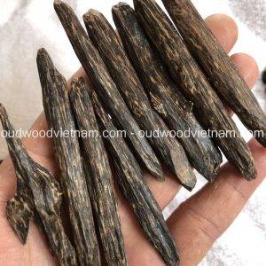 Vietnam Sinking Agarwood Chips Oud Wood | Natural Wild and Rare Agarwood Chips from Oudwood Vietnam | Pure Material Grade A+++ (Nha Trang Chim)