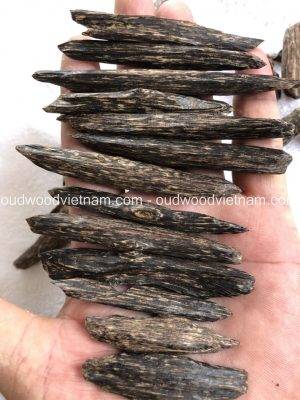 Vietnam Sinking Agarwood Chips Oud Wood | Natural Wild and Rare Agarwood Chips from Oudwood Vietnam | Pure Material Grade A+++ (Nha Trang Chim)