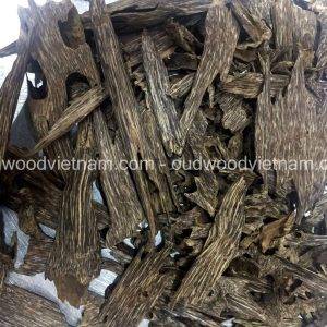 Agarwood Chips Oud Chips Incense Aroma | Natural Wild and Rare Agarwood Chips from Oudwood Vietnam | Pure Material Grade A++ (Kien Rung A)