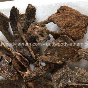 Quang Nam Sink Oud Wood Agarwood Chips | Grade A++