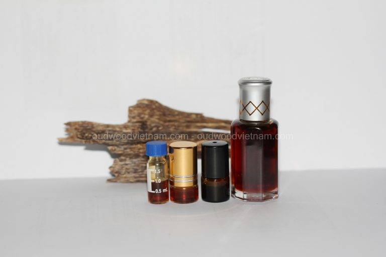 Pure Oud Essential Oil Perfume OUD WOOD AGARWOOD KINAM