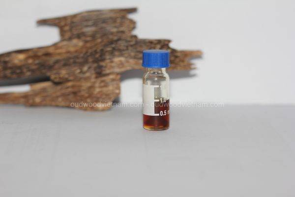 Oud Oil | Oudh Oil | Agarwood Oil | Premium Quality | 100% Natural Undiluted Fragrance Essential Oil | Long Lasting Aroma Oil | Grade A| 1ML
