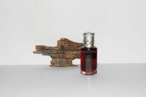 Oud Oil | Oudh Oil | Agarwood Oil | Premium Quality | 100% Natural Undiluted Fragrance Essential Oil | Long Lasting Aroma Oil | Grade A| 1ML