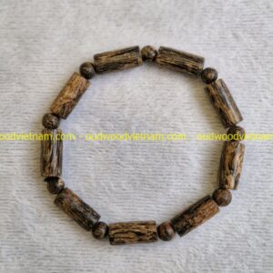 Gio Lieu Wooden Blessing Bracelet (1)